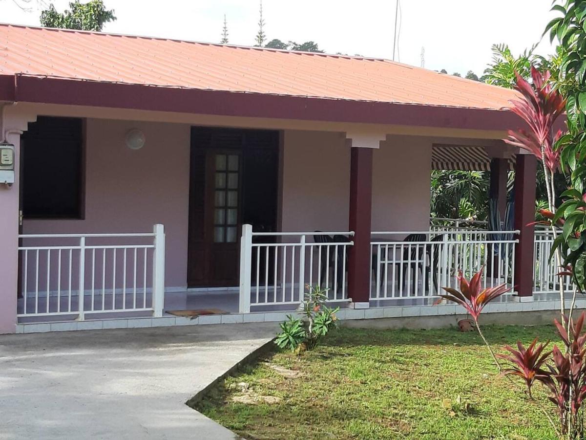 Le Petit Robert Maison F3 Plein Pied Le Robert Buitenkant foto